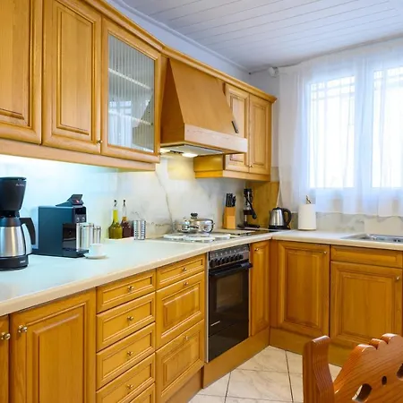 R & G Seaview Apartment *